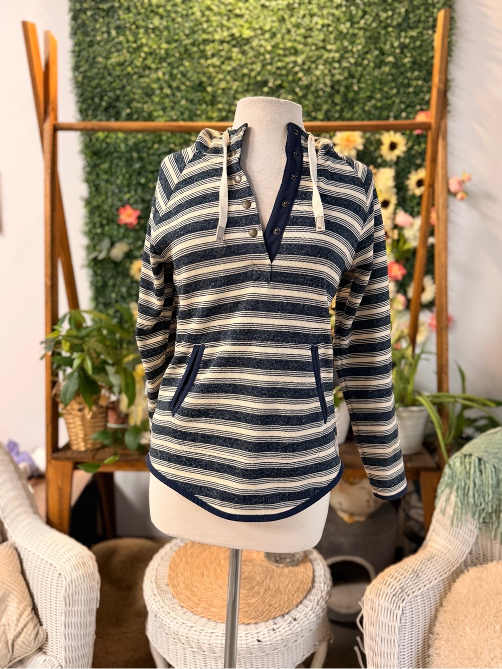 Eddie Bauer Navy and Cream Striped Hooded Pullover